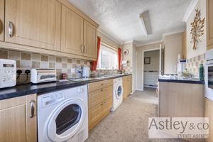 kitchen- click for photo gallery